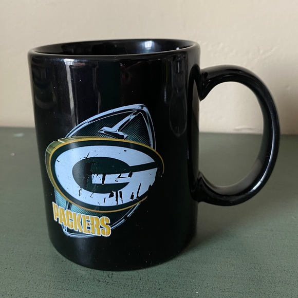 Green Bay Packers ceramic coffee mug. - Picture 1 of 4